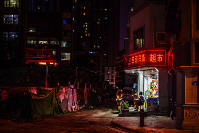 有轨电车 街道 衣物 街景 杂货店 夜景 垃圾车 箱包 美女 超市购物车 搬运车 烟草店 工地 垃圾箱 餐厅