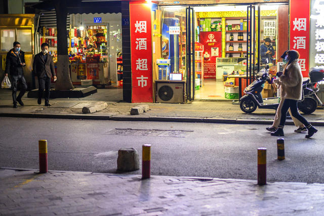 有轨电车 街道 衣物 街景 杂货店 夜景 垃圾车 箱包 美女 超市购物车 搬运车 烟草店 工地 垃圾箱 餐厅