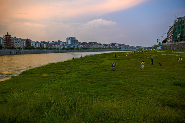 拱顶 户外 天空 草地 日落 建筑 船 美女 夜景 街景 码头