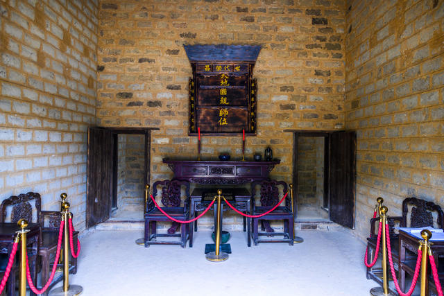 小河 茅草屋 建筑 室内 相框 庭院 家居物品 指示牌