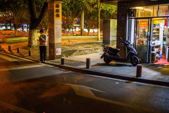 楼梯扶手 箱包 杂货店 面包 肉店 街景 车站 电动车 自行车 街道 自动售货机 汽水瓶 地铁 汽车 理发店 冰箱 蔬菜 甜食 美女 电视机 垃圾箱 超市购物车