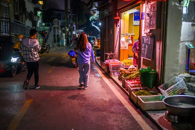 楼梯扶手 箱包 杂货店 面包 肉店 街景 车站 电动车 自行车 街道 自动售货机 汽水瓶 地铁 汽车 理发店 冰箱 蔬菜 甜食 美女 电视机 垃圾箱 超市购物车