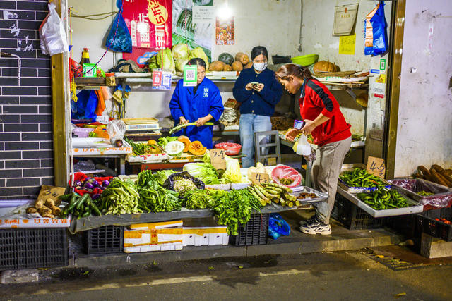 楼梯扶手 箱包 杂货店 面包 肉店 街景 车站 电动车 自行车 街道 自动售货机 汽水瓶 地铁 汽车 理发店 冰箱 蔬菜 甜食 美女 电视机 垃圾箱 超市购物车