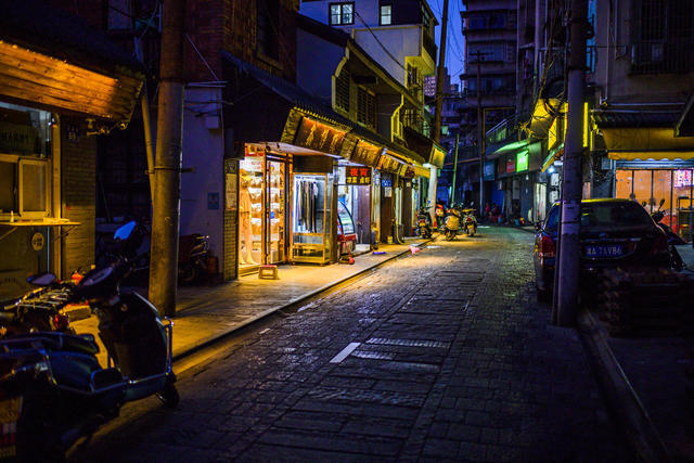 街道    超市购物车 三轮车 街景 美女 箱包 工地 饰品 庭院 水果 台灯 理发椅 电视机 餐厅 商场 杂货店 夜景 铜牌匾 衣物