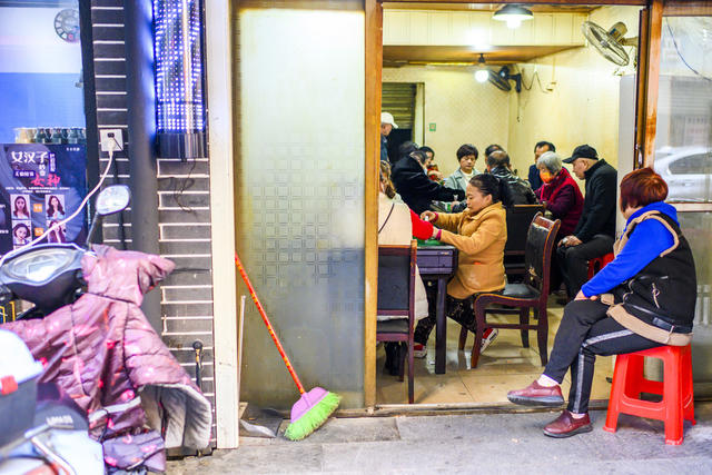 街道 自行车 汽车 箱包 杂货店 街景 超市购物车 甜食 理发店 烟草店
