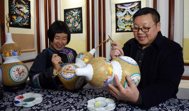 苗画“福禄”新年 非遗 弘扬