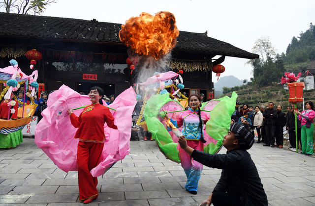 茶旅 融合 非遗 花灯 舞狮 武术 蚌壳舞 舞龙 添彩