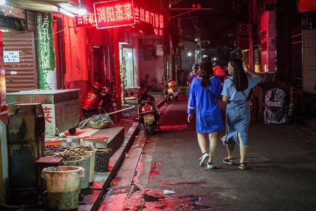 街道 称 餐厅 街景 甜食 杂货店 衣物 箱包 美女 铲子 肉店 烟草店 垃圾箱