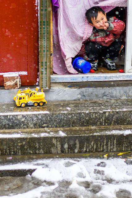 街道 街景 杂货店 汽车 铲子 美女 雨伞 垃圾箱 滑雪 自行车