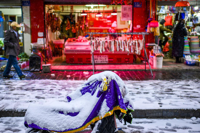 街道 街景 杂货店 汽车 铲子 美女 雨伞 垃圾箱 滑雪 自行车