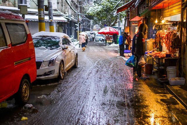 街道 街景 杂货店 汽车 铲子 美女 雨伞 垃圾箱 滑雪 自行车