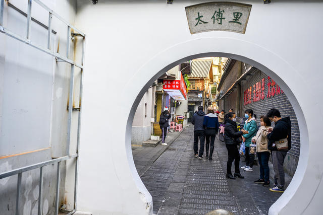 街道 街景 洗衣机 自行车 其他 美女 衣物 扫帚 牛仔裤 大厦 工地 杂货店 甜食 饰品 垃圾箱 挂锁 餐厅 灯笼
