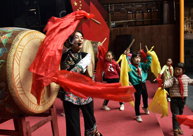 非遗“双减”苗鼓 传承 基地 服务