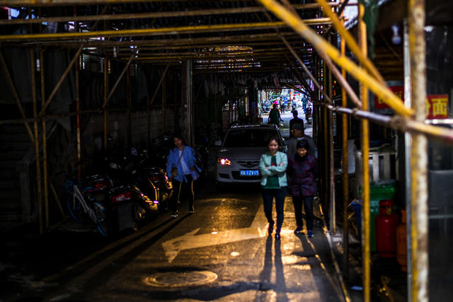 街道 杂货店 街景 烟草店 自行车 三轮车 家居物品 纱窗 滑雪 垃圾箱 美女 工地 铲子