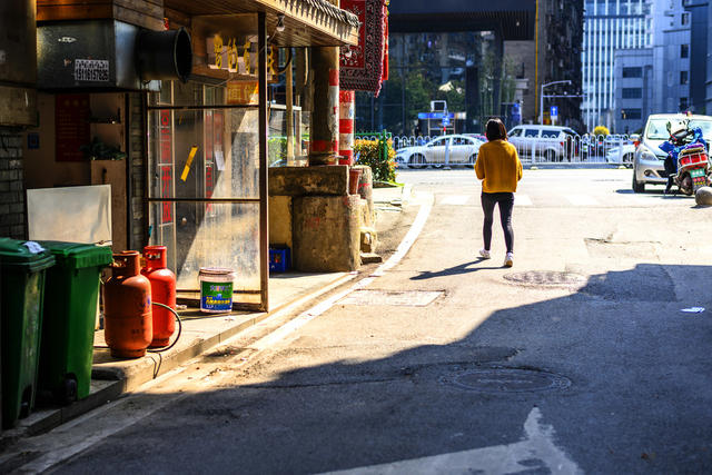 街道 杂货店 街景 烟草店 自行车 三轮车 家居物品 纱窗 滑雪 垃圾箱 美女 工地 铲子