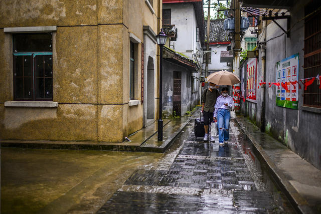 街道 街景 美女 挂锁 餐厅 和服 石头墙 老人 帅哥 室外 其他