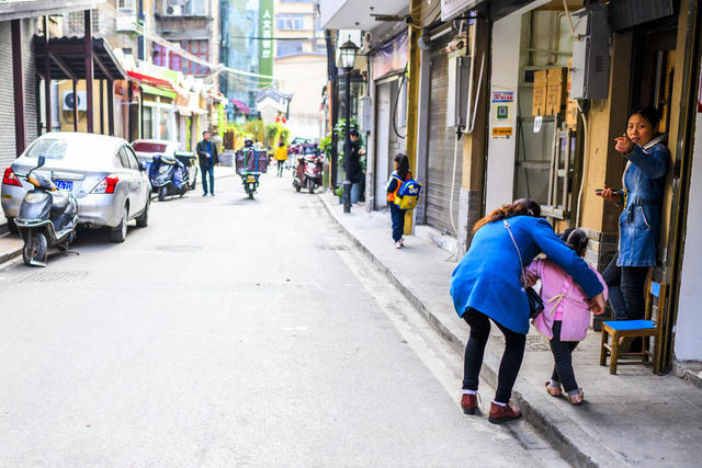 街道 称 餐厅 街景 甜食 杂货店 衣物 箱包 美女 铲子 肉店 烟草店 垃圾箱
