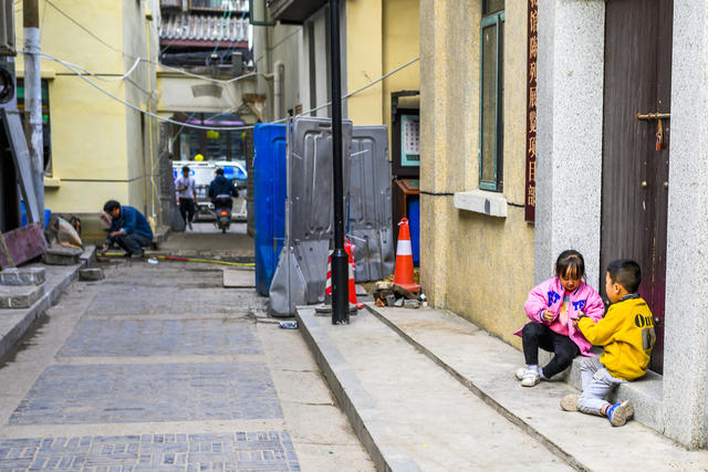 街道 街景 美女 挂锁 餐厅 和服 石头墙 老人 帅哥 室外 其他