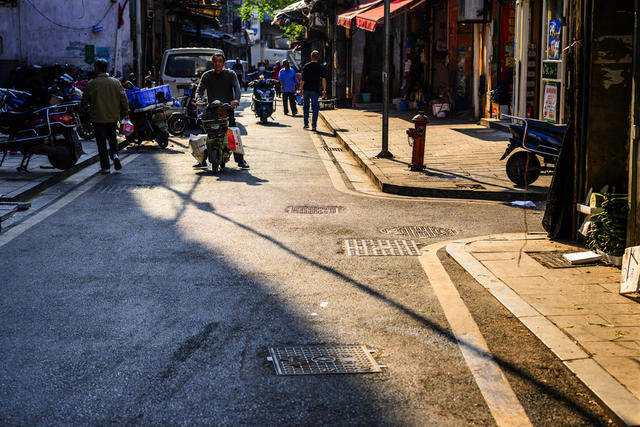 街道 称 餐厅 街景 甜食 杂货店 衣物 箱包 美女 铲子 肉店 烟草店 垃圾箱