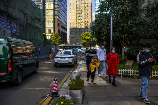 电动车  自动售货机 自行车 运动 箱包 街景 庭院 大厦 建筑 烟草店 杂货店 室外 广场 超市购物车