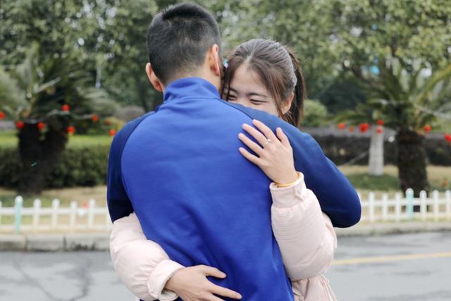 嫁人 新娘说 特别婚礼 伴手花 婚姻 人生 消防员婚礼