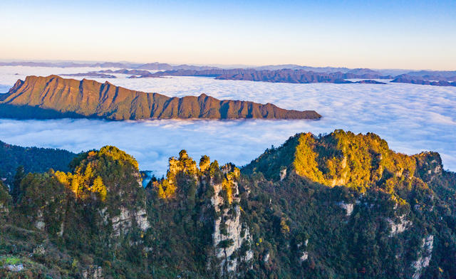 云雾 日出 奇山异水 武陵源