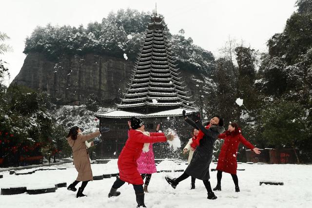侗寨 春雪 盛景 游客 雪趣