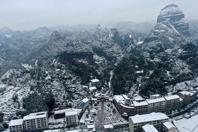 侗寨 春雪 田园 画卷