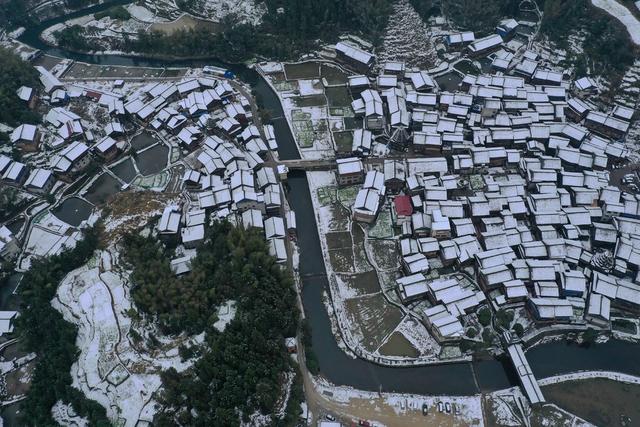 侗寨 春雪 田园 画卷