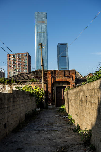 长沙老街  天心区  磨盘湾巷
唐代  护城河  明清城墙  
民宅和公馆   有机更新