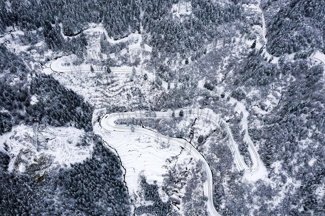 冰雪  公路 盘山公路  交通  雪峰山  洪江  怀化