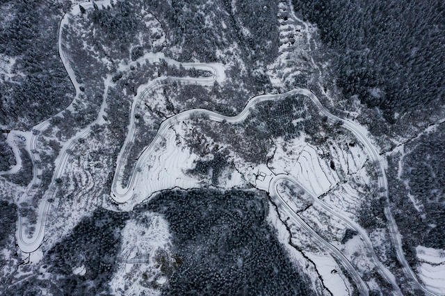 冰雪  公路 盘山公路  交通  雪峰山  洪江  怀化