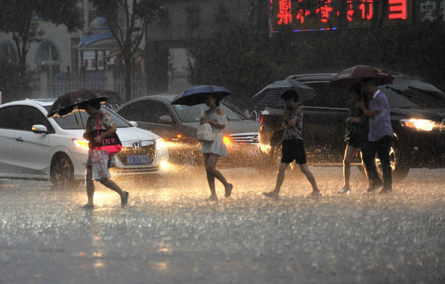 暴雨