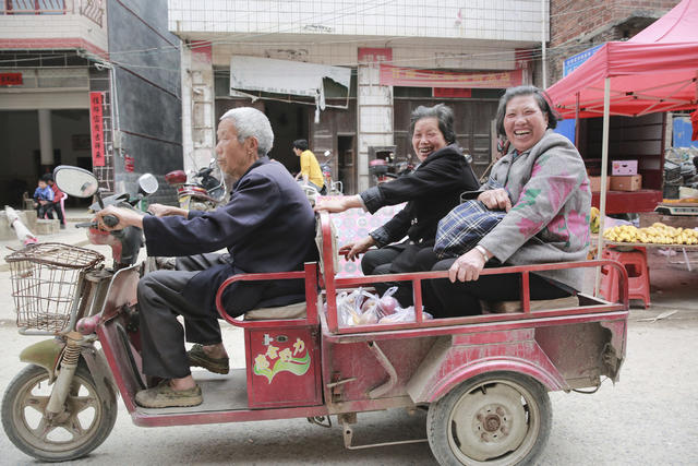 集市 赶集 乡村 商品