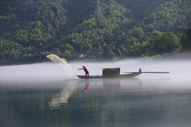 雾漫小东江