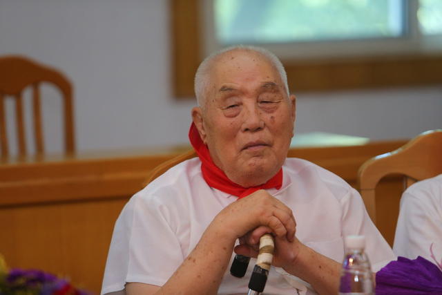 慰问老八路