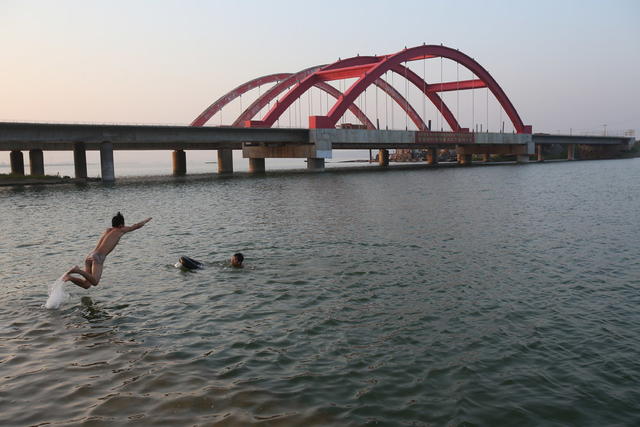 柳叶湖