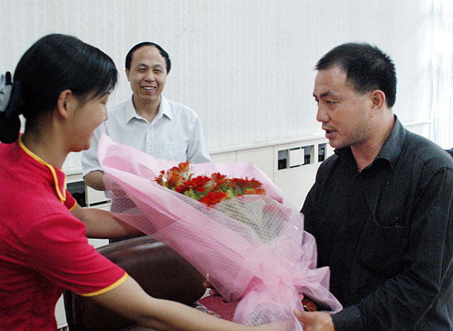 农民  赵明健  舍身救游客