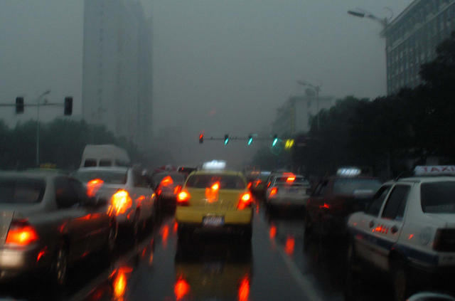 长沙天气突变 白天恍若黑夜