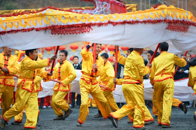 溆浦县阳雀坡,腊鼓声动迎大年
