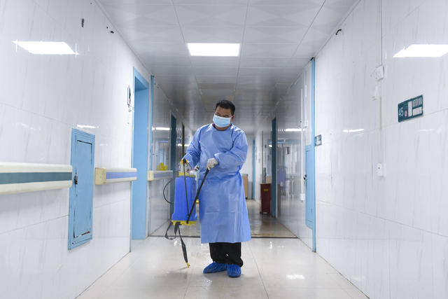 娄底市中心医院 疫情防控 隔离病房 抗疫 医护人员 坚守 