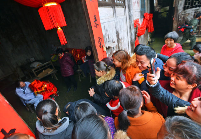 溆浦县阳雀坡,腊鼓声动迎大年