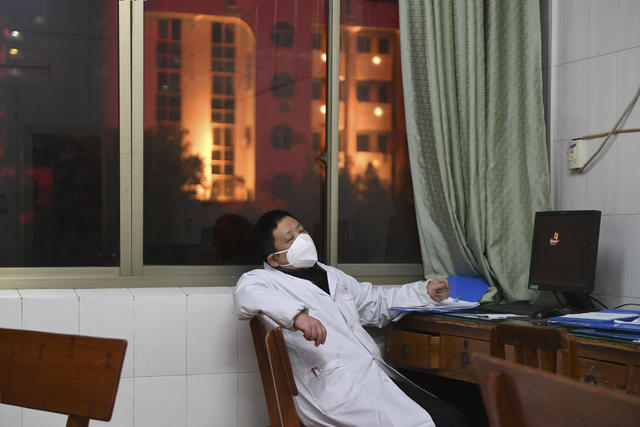 娄底市中心医院 疫情防控 隔离病房 抗疫 医护人员 坚守 