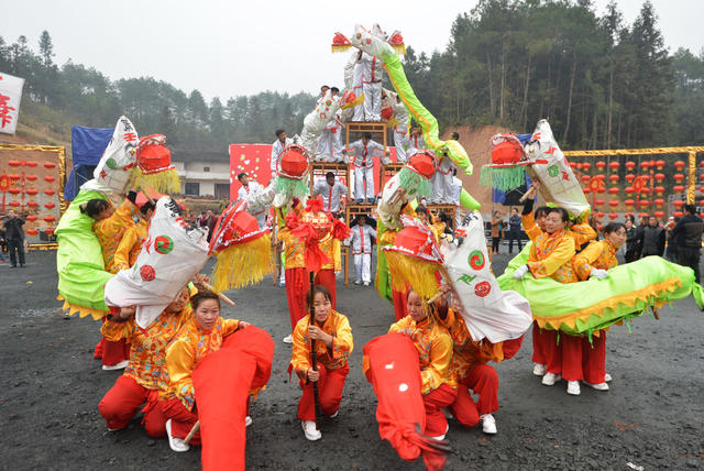 溆浦县阳雀坡,腊鼓声动迎大年