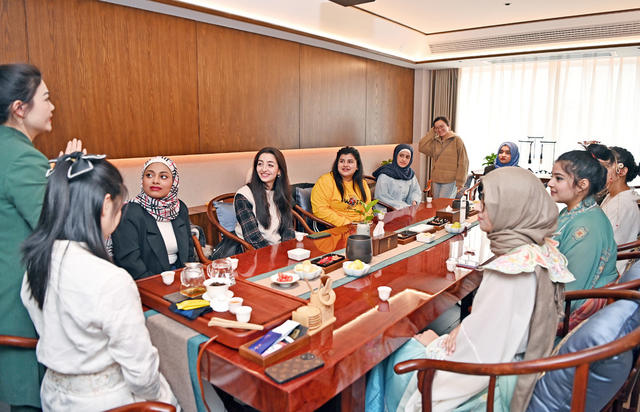 留学生爱上中国茶文化