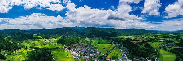 美丽乡村  古村落  稻田  
秋收  美景  怀化