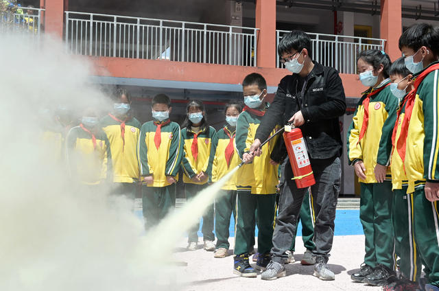 学校 教育 安全教育 教师  学生 消防  演练  中小学生安全教育日
