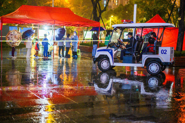 风雨无阻   长沙抗疫  荷花池社区  核酸采集