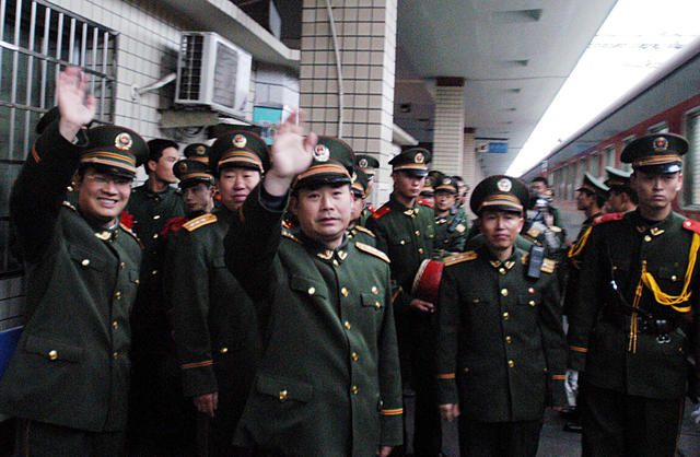 武警湖南总队  欢送  退役老兵