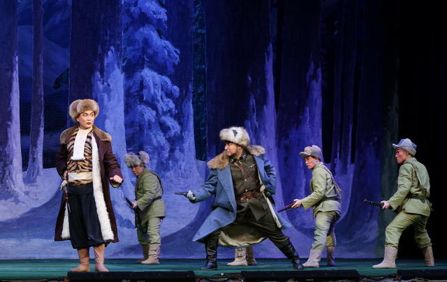 京剧  智取威虎山